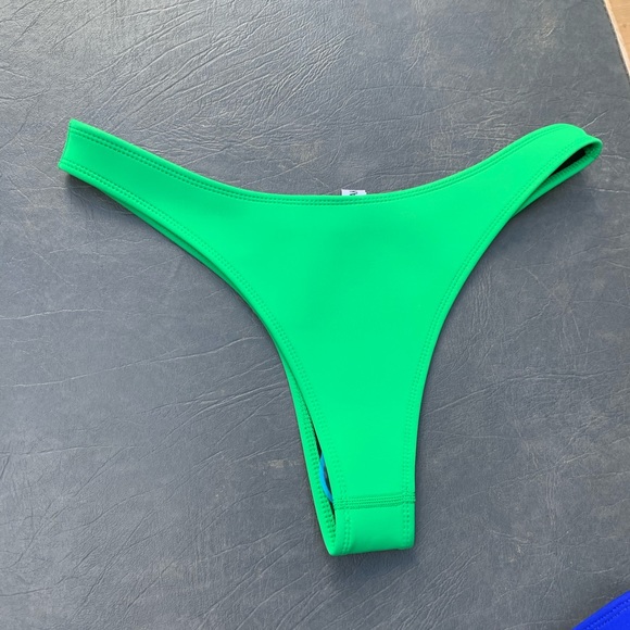 Green Hoaka Bottom - Picture 2 of 2